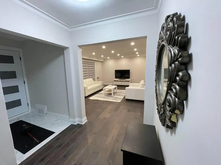 3-Bedroom Modern Luxury Apartment In The Heart Of City Toronto