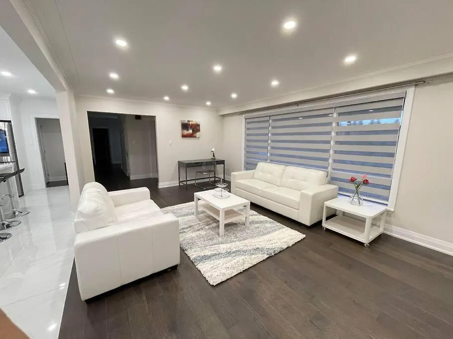 3-Bedroom Modern Luxury Apartment In The Heart Of City Toronto
