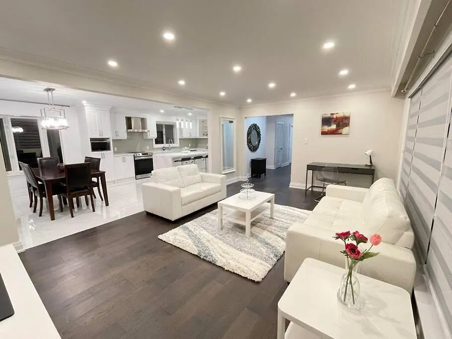 3-Bedroom Modern Luxury Apartment In The Heart Of City location